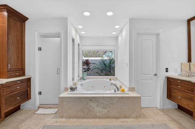 19682 Oakbrook Court, Boca Raton, FL 33434