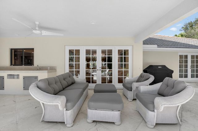 19682 Oakbrook Court, Boca Raton, FL 33434