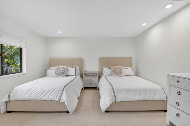 19682 Oakbrook Court, Boca Raton, FL 33434