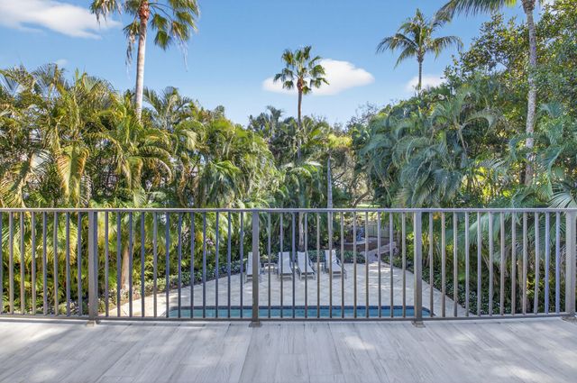 19682 Oakbrook Court, Boca Raton, FL 33434