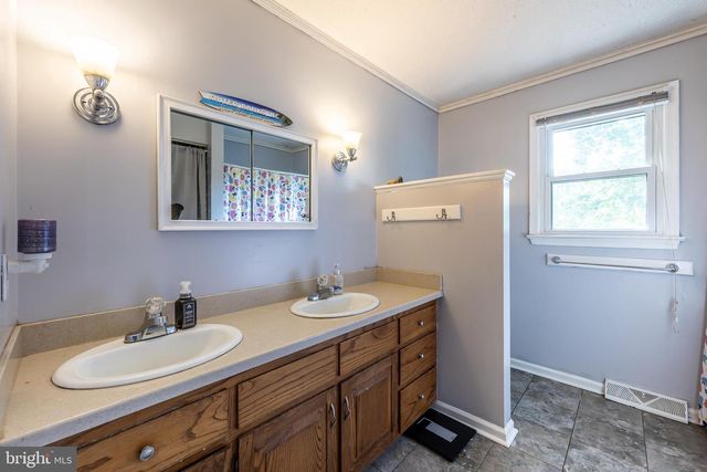 571 CC RD, Hood, VA 22723