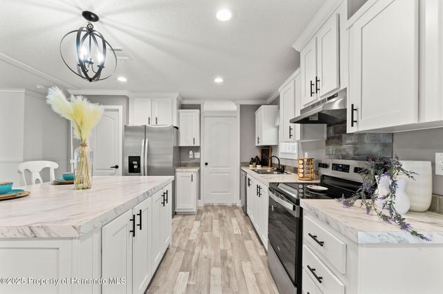 14247 Hurricane Drive, Weeki Wachee, FL 34614