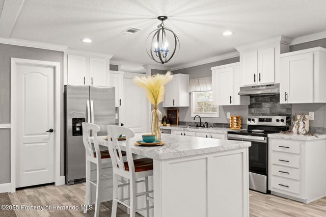 14247 Hurricane Drive, Weeki Wachee, FL 34614