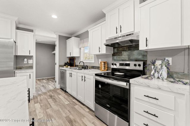 14247 Hurricane Drive, Weeki Wachee, FL 34614