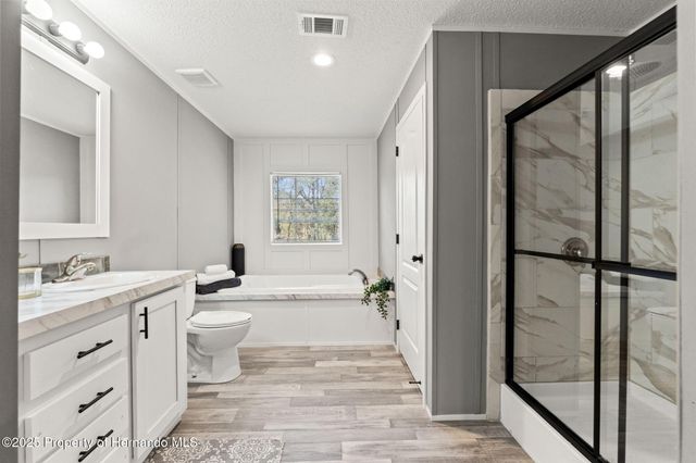 14247 Hurricane Drive, Weeki Wachee, FL 34614