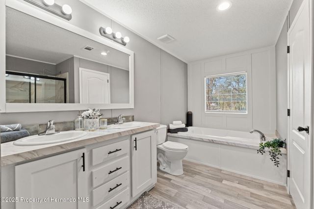 14247 Hurricane Drive, Weeki Wachee, FL 34614