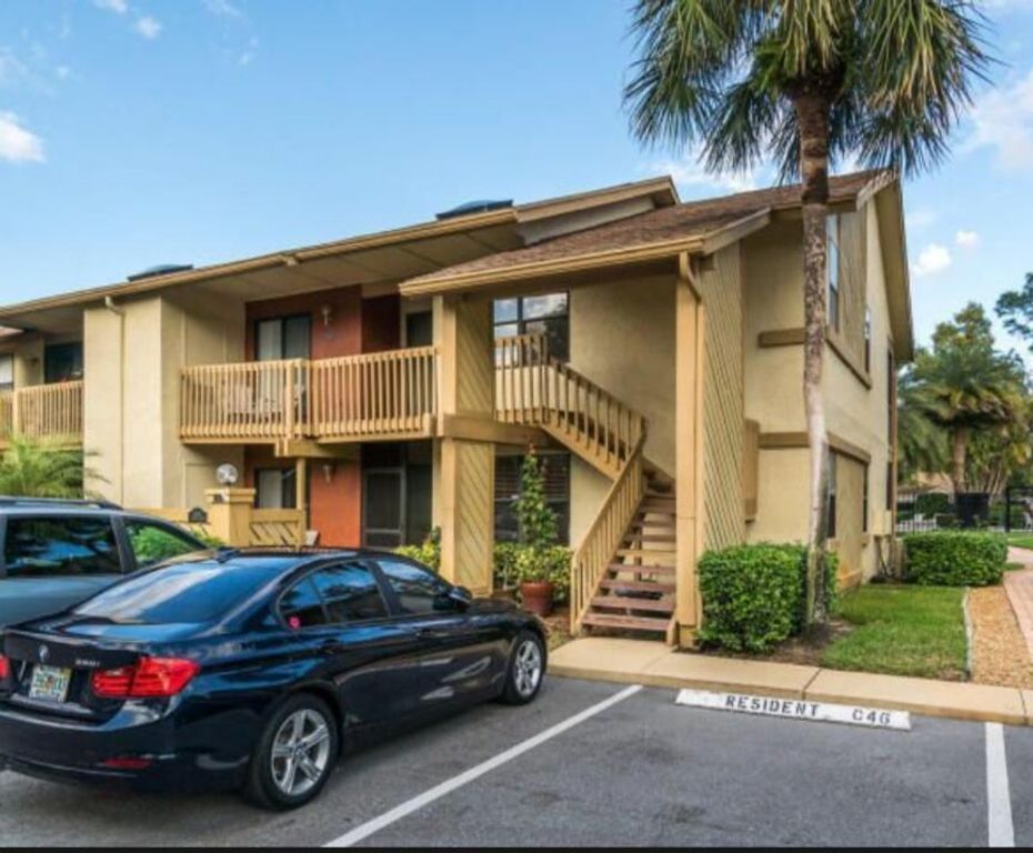 Image 11 of property listing at 13135 Chadwick Court 7, Wellington, FL 33414
