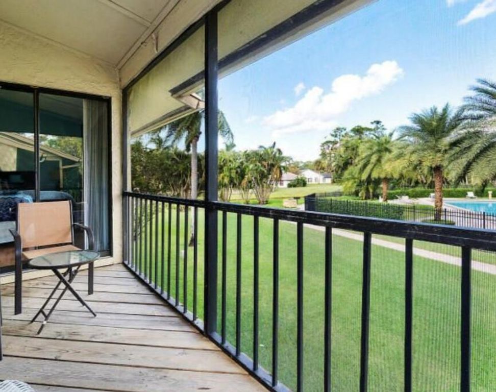 Image 9 of property listing at 13135 Chadwick Court 7, Wellington, FL 33414