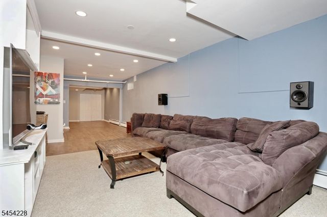 8 Northgate Park, Ringwood Boro, NJ 07456