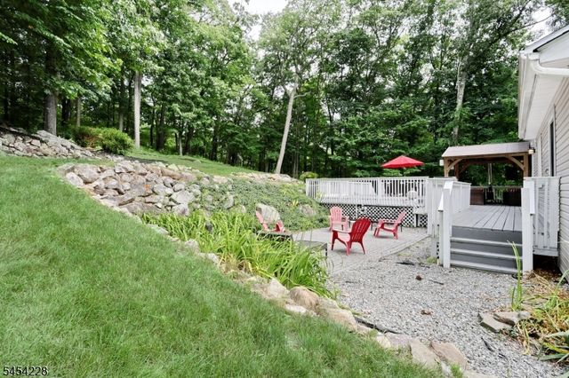 8 Northgate Park, Ringwood Boro, NJ 07456
