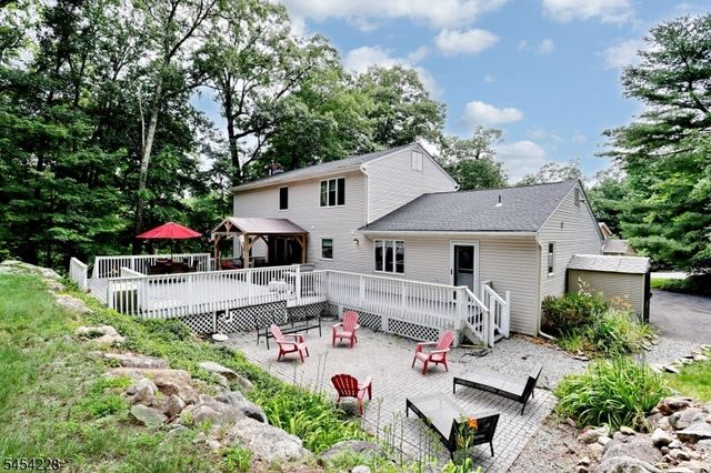 8 Northgate Park, Ringwood Boro, NJ 07456