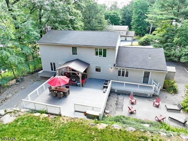 8 Northgate Park, Ringwood Boro, NJ 07456
