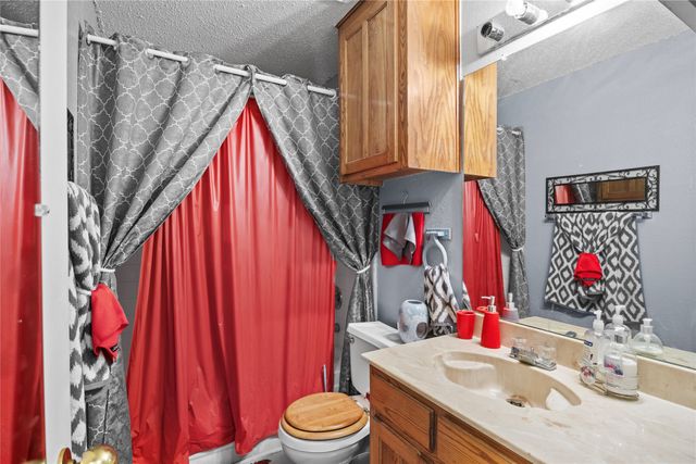 1215 Harvell Court, Cedar Hill, TX 75104