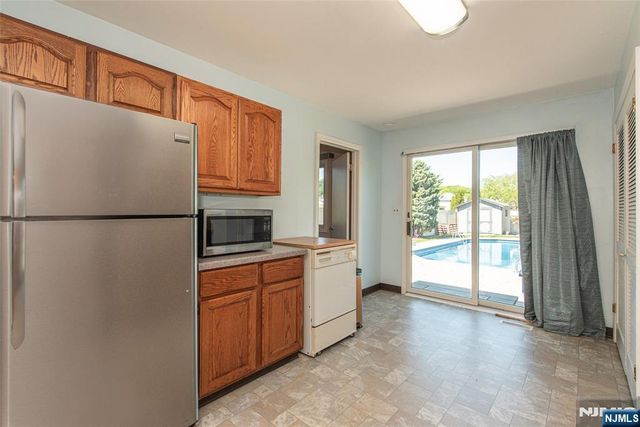 47 Burnside Place, Wanaque, NJ 07420