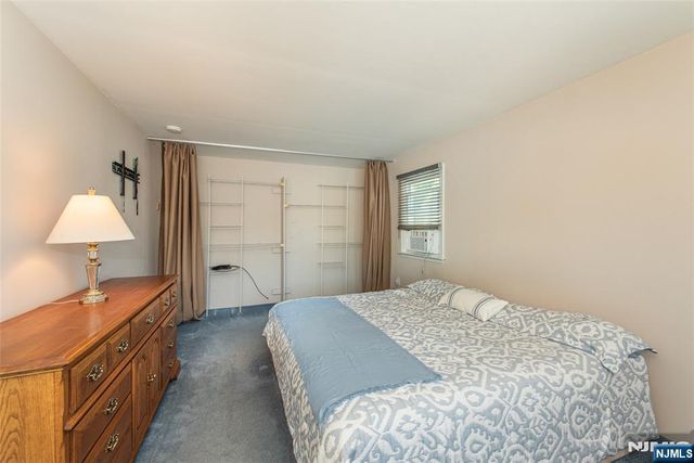 47 Burnside Place, Wanaque, NJ 07420