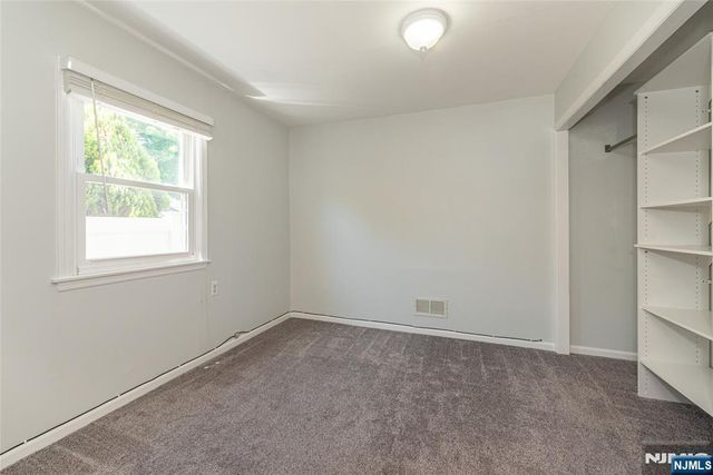 47 Burnside Place, Wanaque, NJ 07420