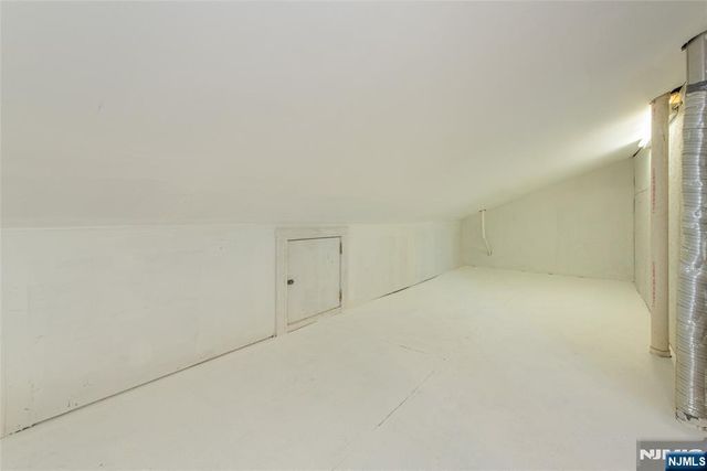 47 Burnside Place, Wanaque, NJ 07420