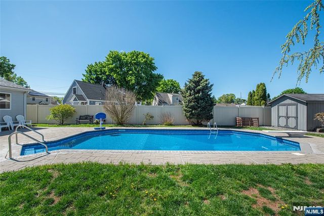 47 Burnside Place, Wanaque, NJ 07420