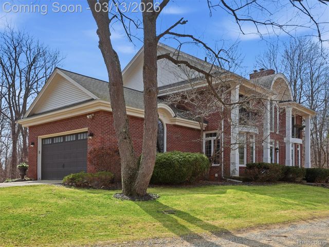 2303 W Predmore Road, Oakland Charter Township, MI 48363