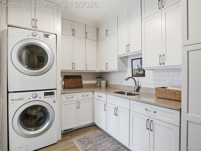 2303 W Predmore Road, Oakland Charter Township, MI 48363