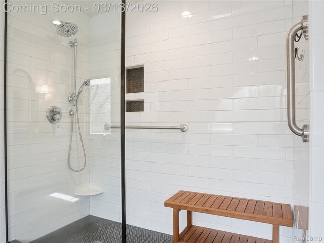 2303 W Predmore Road, Oakland Charter Township, MI 48363