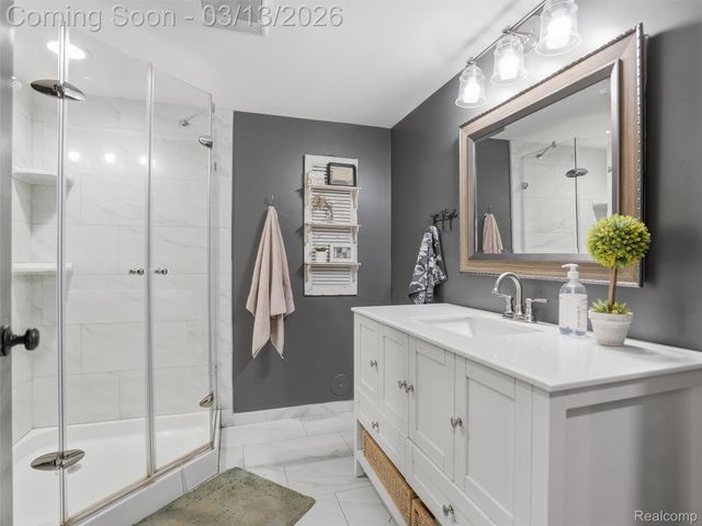 2303 W Predmore Road, Oakland Charter Township, MI 48363