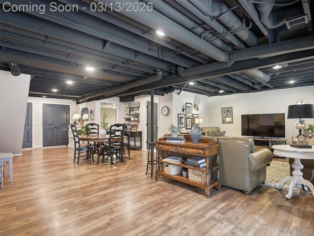 2303 W Predmore Road, Oakland Charter Township, MI 48363