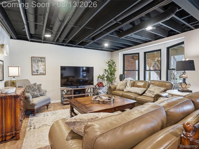 2303 W Predmore Road, Oakland Charter Township, MI 48363