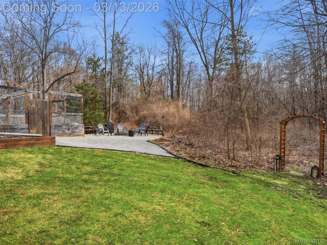 2303 W Predmore Road, Oakland Charter Township, MI 48363