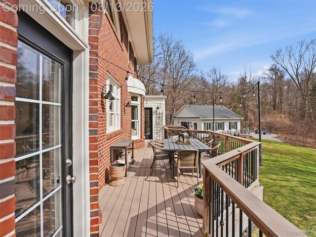 2303 W Predmore Road, Oakland Charter Township, MI 48363