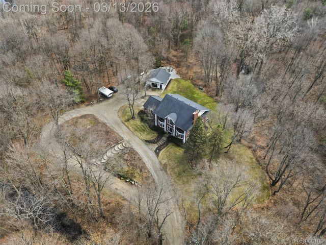 2303 W Predmore Road, Oakland Charter Township, MI 48363