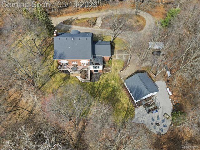 2303 W Predmore Road, Oakland Charter Township, MI 48363