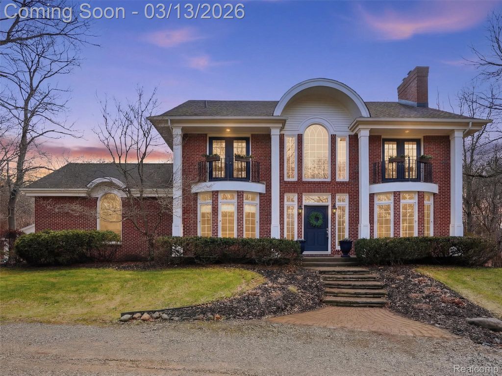 2303 W Predmore Road, Oakland Charter Township, MI 48363