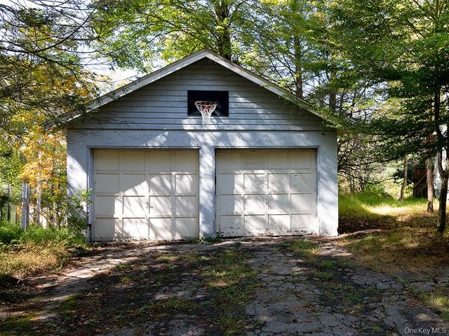 328 Lake View Drive Road, Highland Lake, NY 12743