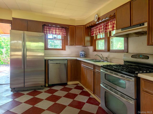 328 Lake View Drive Road, Highland Lake, NY 12743