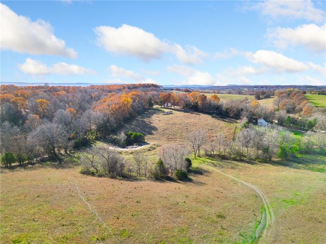 4715 County Road 811, Green Forest, AR 72638