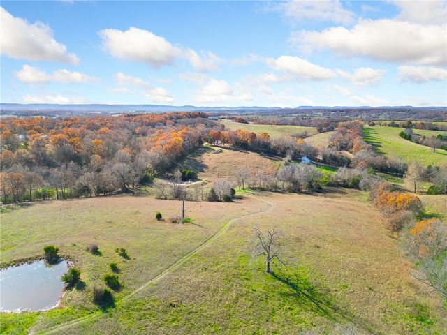 4715 County Road 811, Green Forest, AR 72638