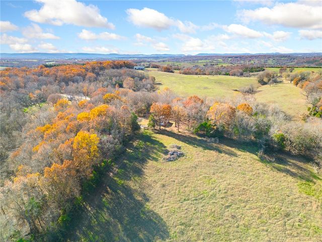 4715 County Road 811, Green Forest, AR 72638