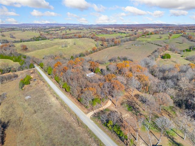 4715 County Road 811, Green Forest, AR 72638