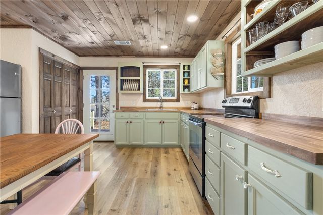 4715 County Road 811, Green Forest, AR 72638