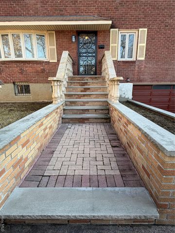 141-33 255th Street, Rosedale, NY 11422