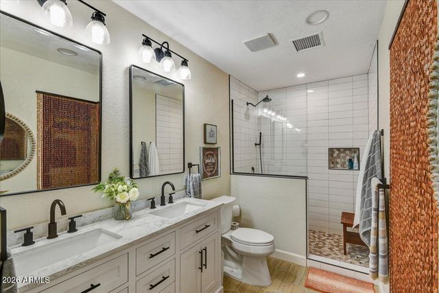 6637 E Oak Street, Scottsdale, AZ 85257