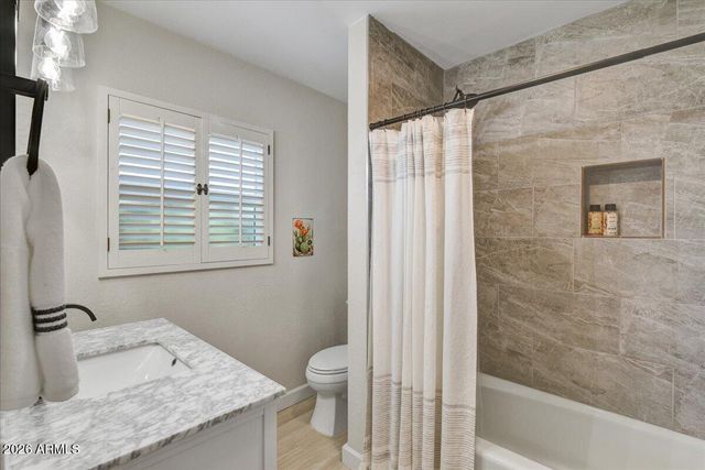 6637 E Oak Street, Scottsdale, AZ 85257