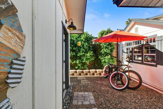 6637 E Oak Street, Scottsdale, AZ 85257