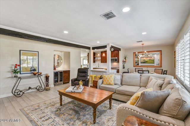 6637 E Oak Street, Scottsdale, AZ 85257