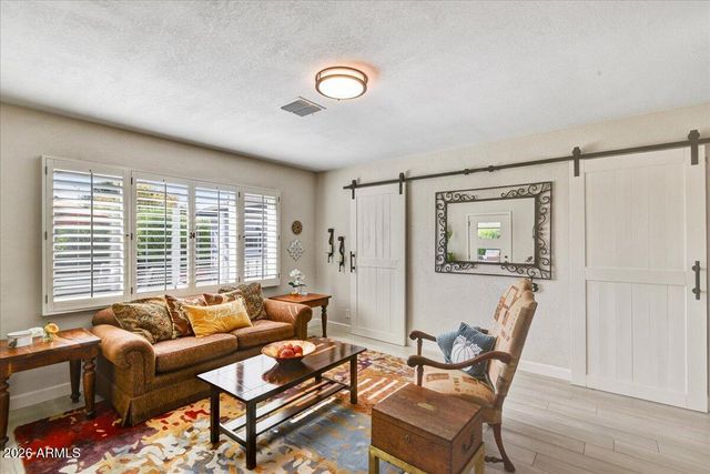 6637 E Oak Street, Scottsdale, AZ 85257