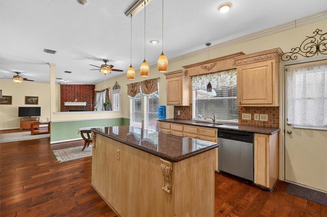 1306 N Gabriel River Circle, Sugar Land, TX 77478