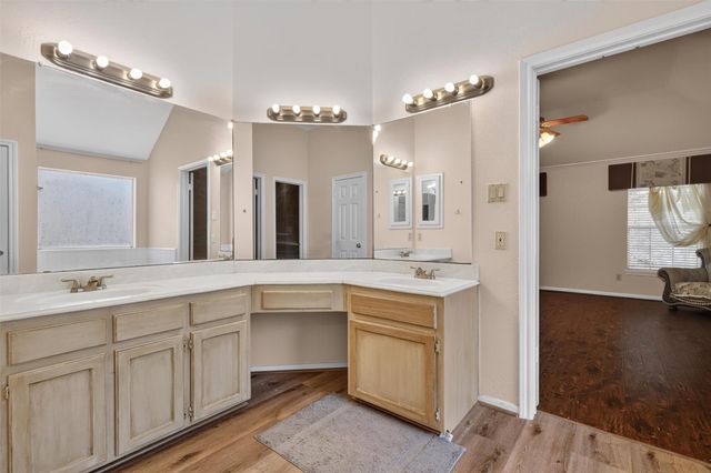 1306 N Gabriel River Circle, Sugar Land, TX 77478