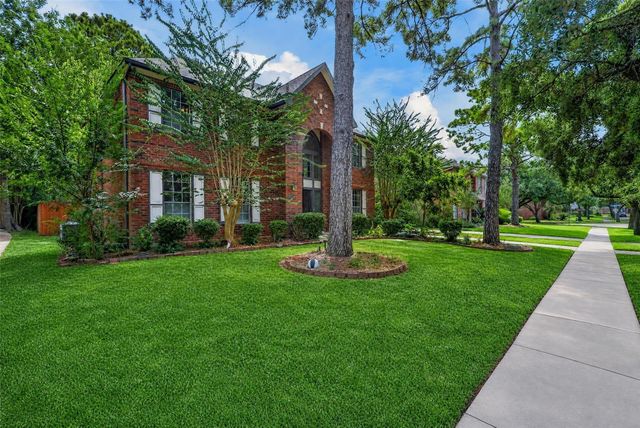 1306 N Gabriel River Circle, Sugar Land, TX 77478
