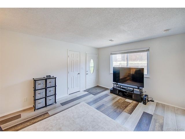 9906 Orangewood Dr, Thornton, CO 80260